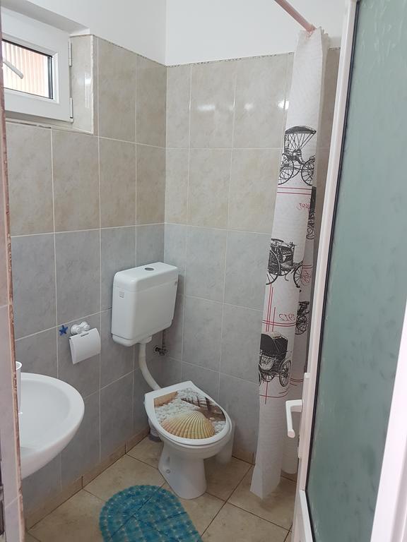 Pensiunea Casa Johnelly Костинещи Екстериор снимка