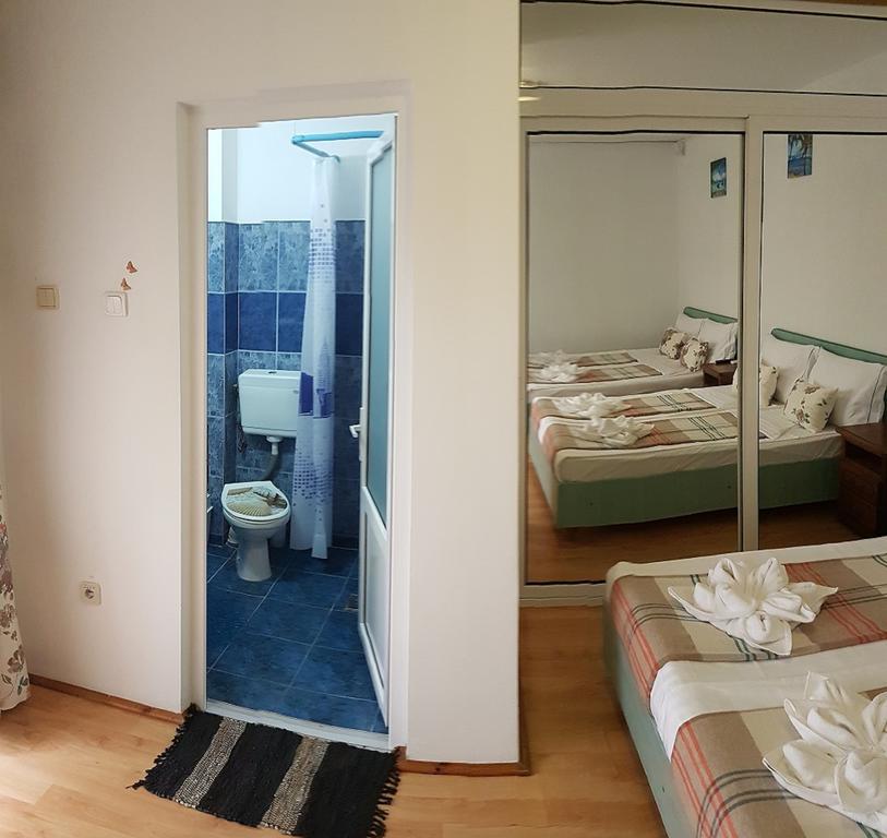 Pensiunea Casa Johnelly Костинещи Екстериор снимка