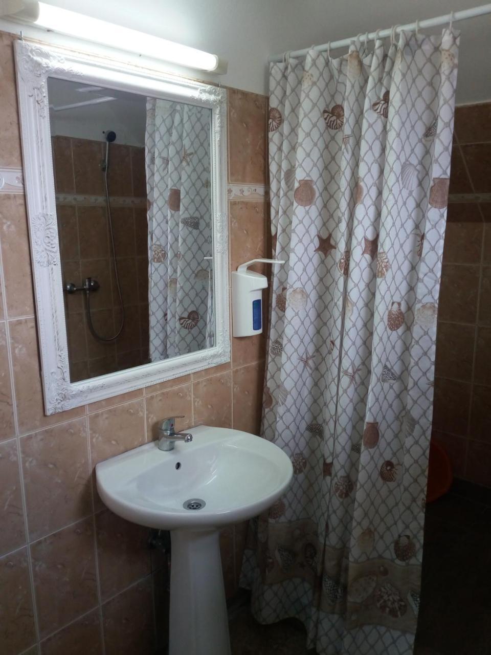 Pensiunea Casa Johnelly Костинещи Екстериор снимка