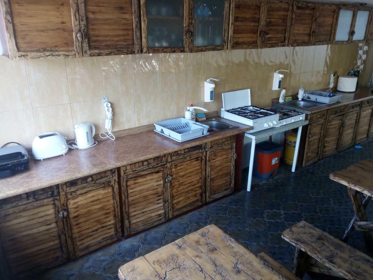 Pensiunea Casa Johnelly Костинещи Екстериор снимка